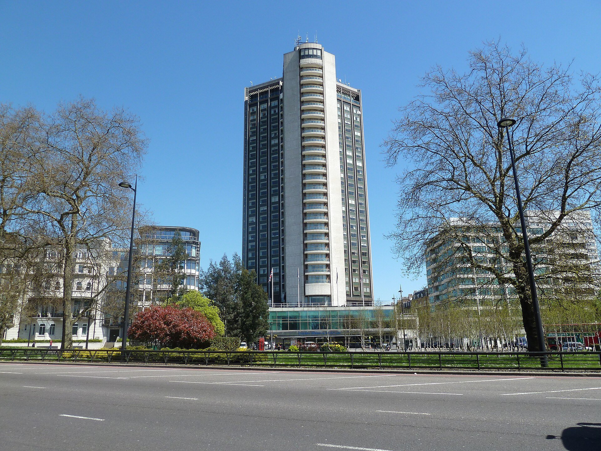 London Hilton on Park Lane from the street